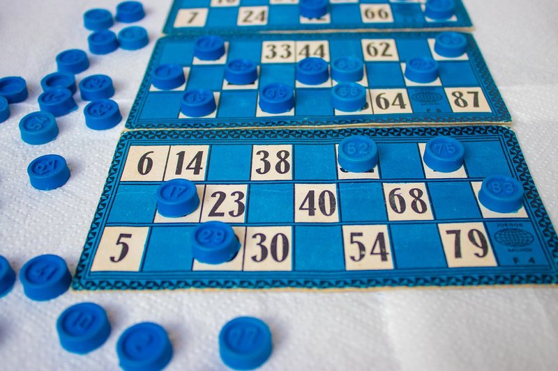 Bingo cards and counters